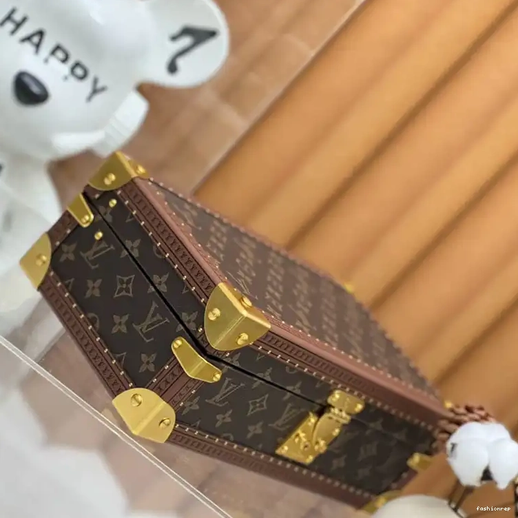 Fashionrepsfam ru LV 2411YA0169 Bags 0825